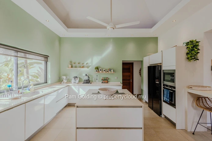4-Bedroom Villa in Grand Baie - Elegant and Secure Living 