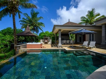 5 Bedroom Villa