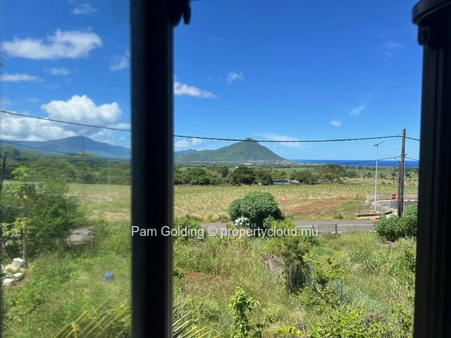 Beautiful 3-Bedroom Furnished House for Rent in Cascavelle