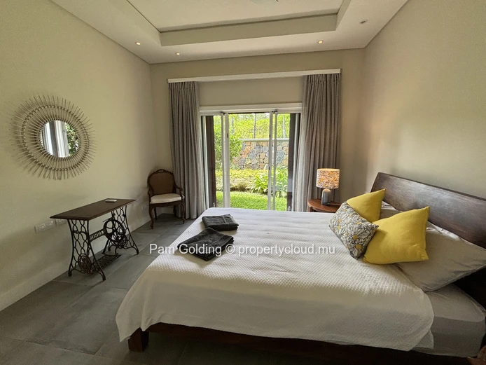 Une villa de style contemporain meublée avec style - prête à emménager.