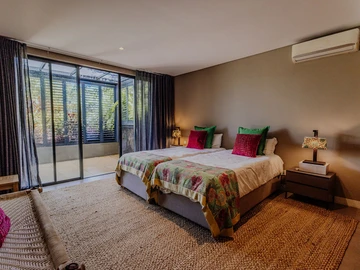 6 Bedroom Villa