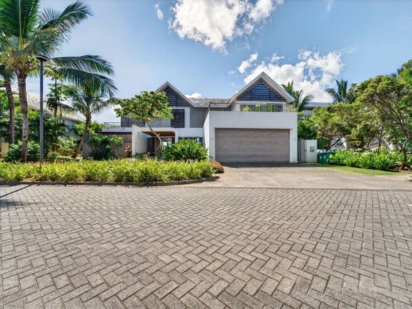 5 Bedroom Villa