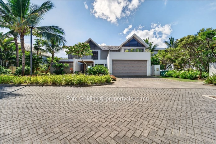 Exceptional 5-Bedroom Villa with Golf View | Mont Choisy Le Parc, Grand Baie – Mauritius