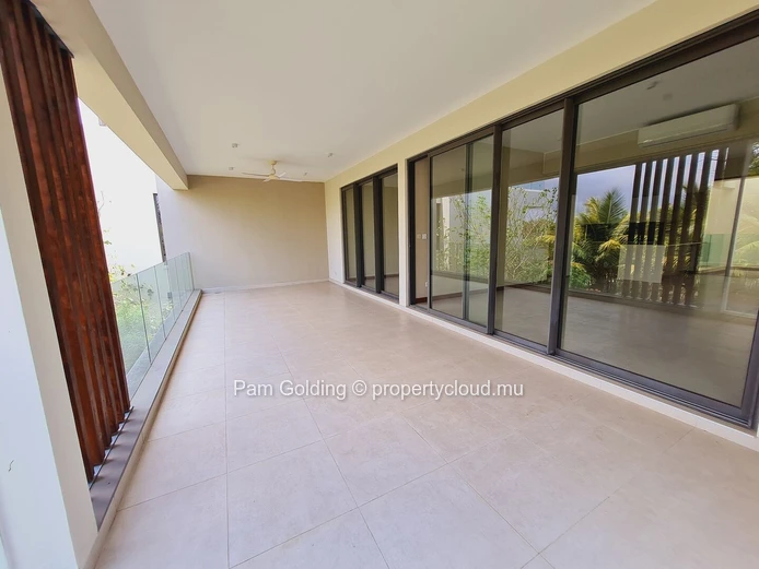 Luxury 2-Bedroom Apartment with Private Rooftop Pool & Stunning Mountain/Sea Views near Mon Choisy Beach (Sole Mandate)