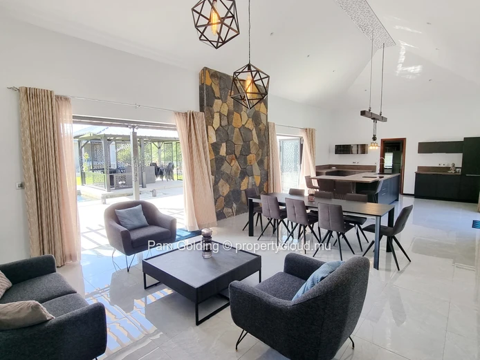 Prime Real Estate in the heart of Petite Riviere Noire, Domaine de Palmyre