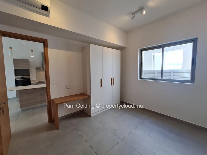 2-Bedroom Penthouse with Private Rooftop Pool – Near Pereybere Beach, Mauritius