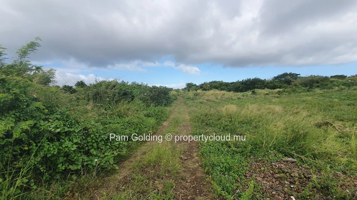 Grand Gaube – Terrain à vendre – Pam Golding Mauritius