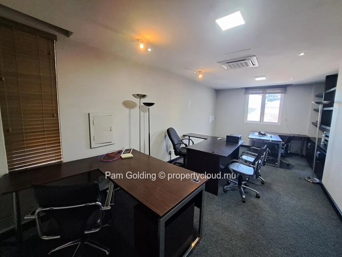 Grand Baie - Espace Bureau à vendre – Pam Golding Mauritius