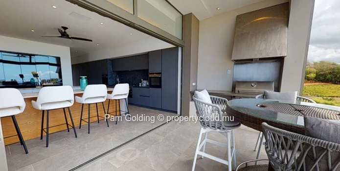 Villa Contemporaine de cinq chambres a vendre a Villa Valriche