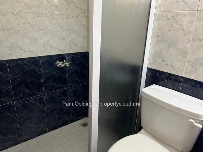Spacious 4-Bedroom Duplex for Rent Opposite Flic en Flac Beach – Rs 70,000