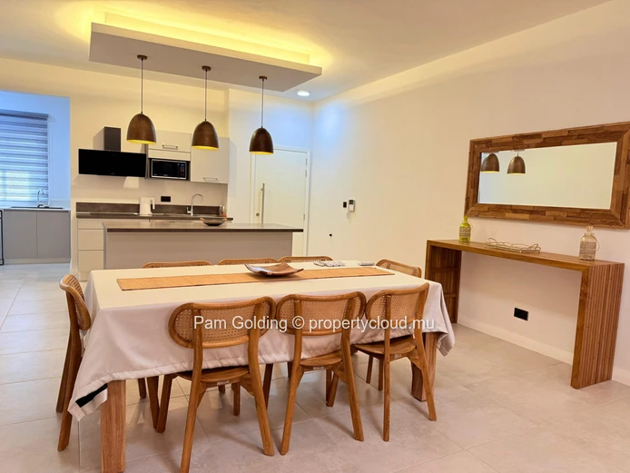 Appartement de 3 chambres au rez-de-chaussée à louer à Tamarin – Lumineux, central et confortable
