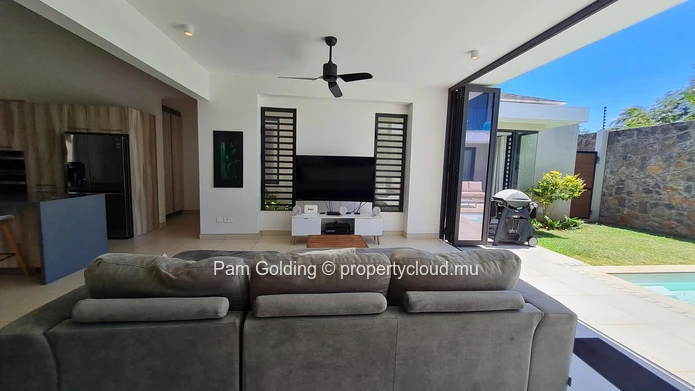 Elegant 4-Bedroom Villa with Private Pool | Old Mills, Pereybere