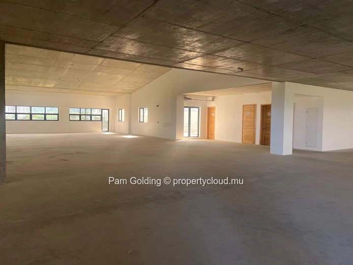 AVA Technopark – Espace commercial premium à louer à Côte d’Or