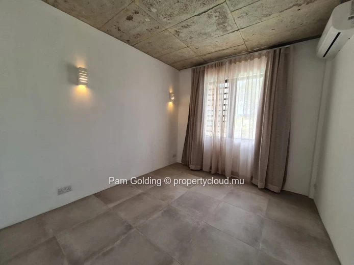 Beautiful Newly Built Home with Garden and Pool