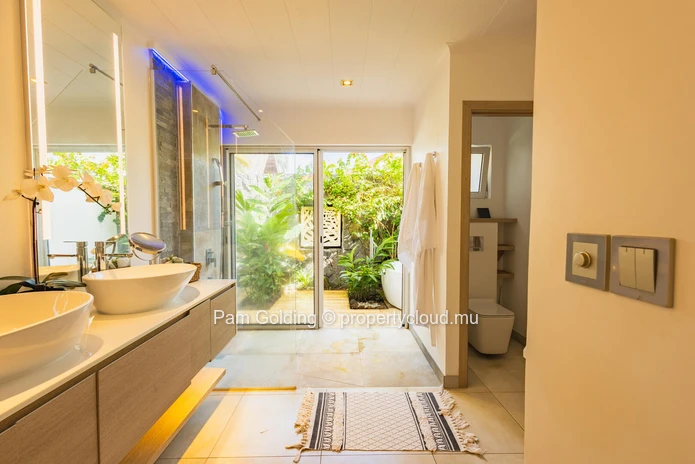 For Sale: 3-Bedroom Villa with Private Garden and Pool – Clos du Littoral, Grand Baie