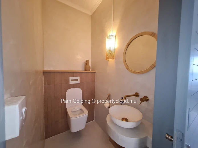 3 bedroom Beachfront Eco-Chic Coastal Haven with Breathtaking Sea Views – Tamarin