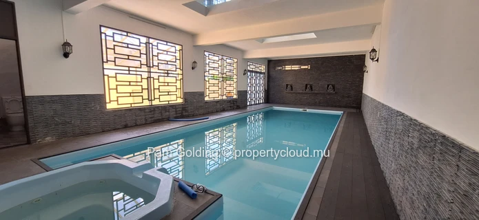 An Extraordinary Residence in the Heights of Candos (Sole Mandate)