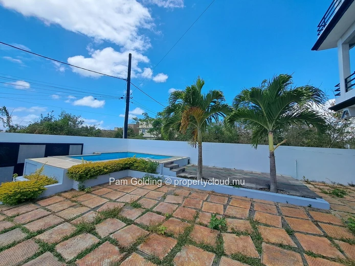 Grand Baie – Appartement à vendre – Pam Golding Mauritius