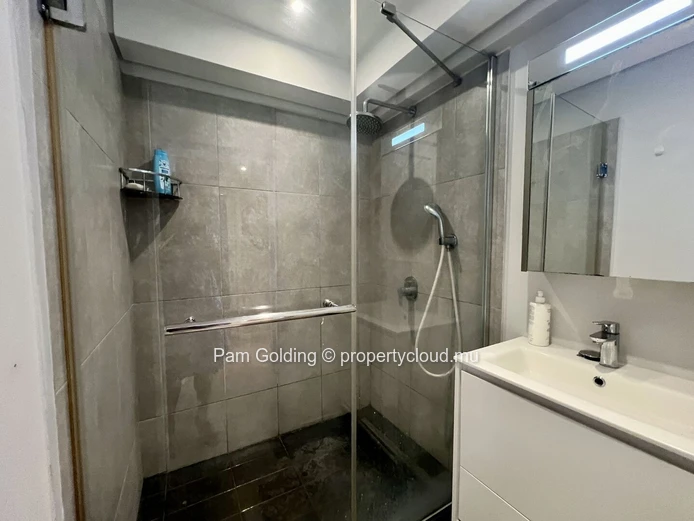 Appartement meublé de 2 chambres à Cap Tamarin Smart City – Vie en résidence privée à proximité de la plage et des co...