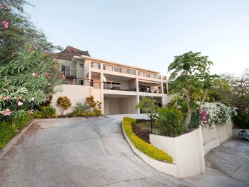 4 Bedroom Townhouse, Duplex