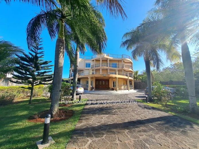 Pointe aux Biches – House for sale – Pam Golding Mauritius