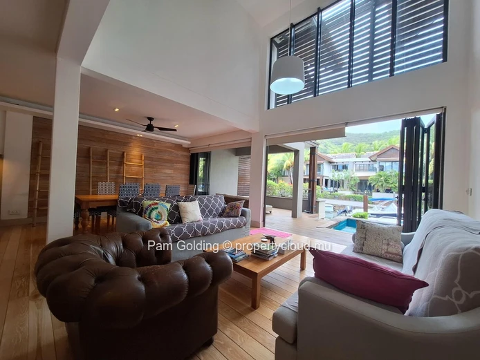 Duplex moderne de 3 chambres à La Balise Marina, Black River