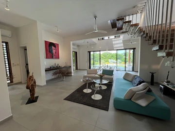 5 Bedroom Villa