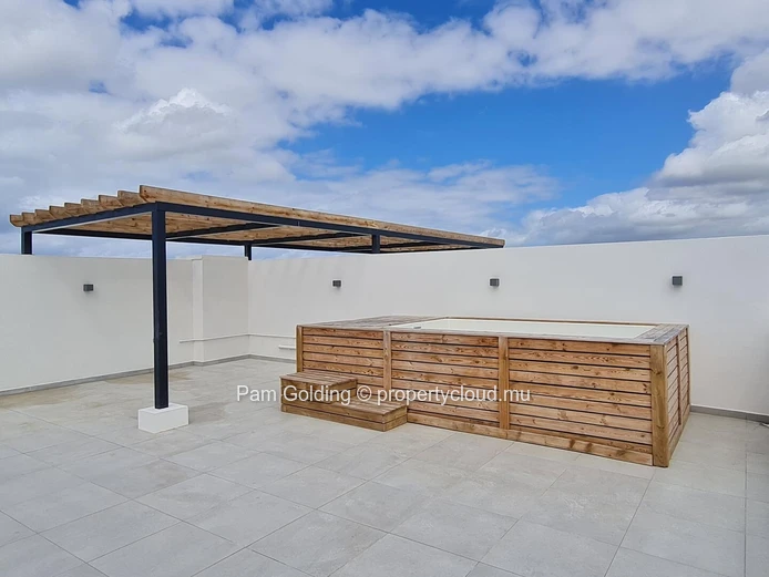 2-Bedroom Penthouse with Private Rooftop Pool – Near Pereybere Beach, Mauritius
