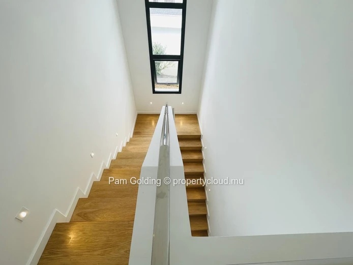 Villa Neuve de 4 Chambres à Akasha, Cap Tamarin – Piscine Privée, Jardin et Vie Familiale au Cœur d’une Smart City
