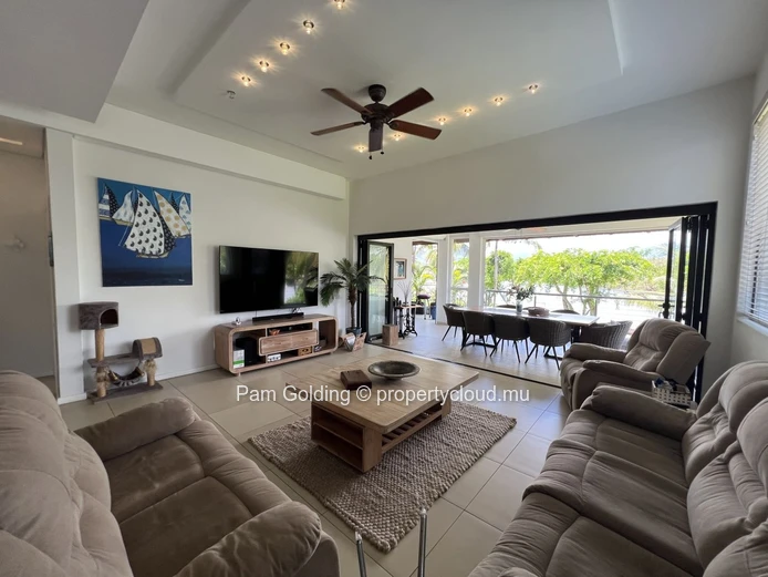 Riverside 4-Bedroom Penthouse in Tamarin – Exclusive Beach Access