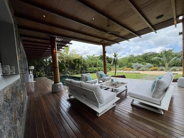 5 Bedroom Villa