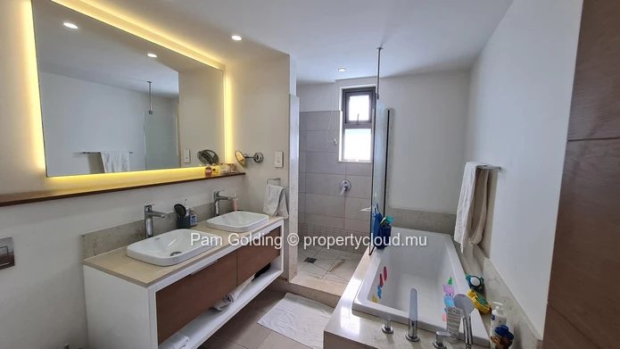 3-Bedroom en suite Penthouse with Private Pool on the Terrace – Mont Choisy Golf & Beach Estate, Grand Baie