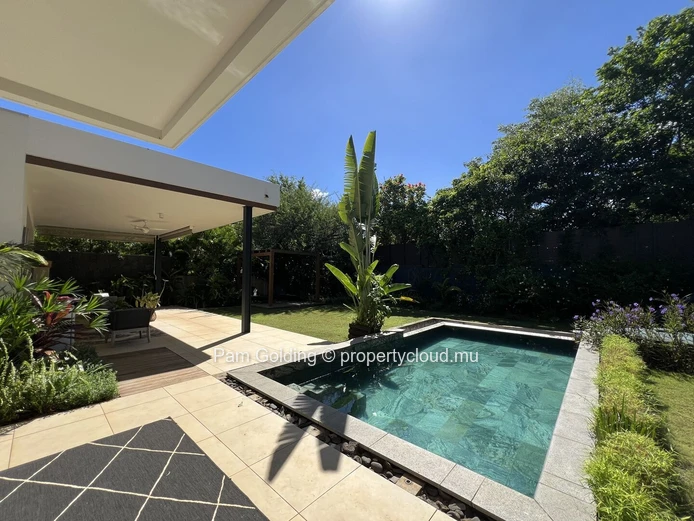 Villa Élégante de 3 Chambres en Suite à Akasha, Cap Tamarin – Piscine Privée, Jardin & Vie en Smart City
