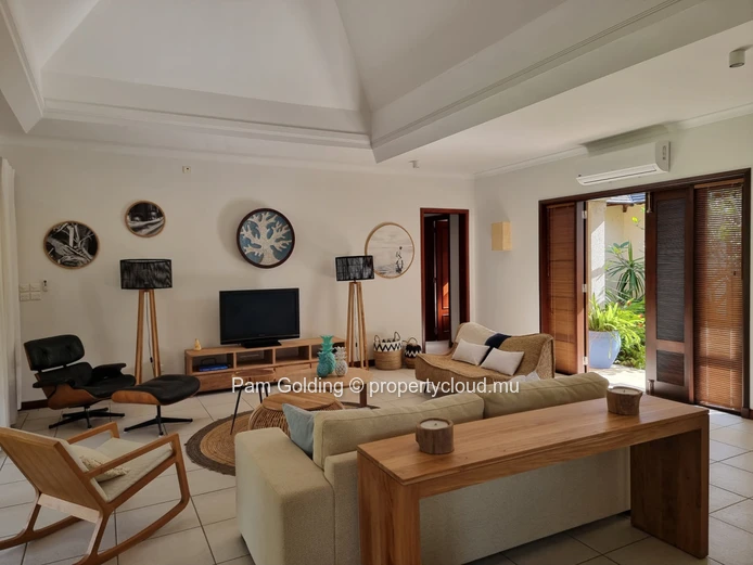 Elegant 4-Bedroom Villa with Mountain Views in Tamarina Golf Estate