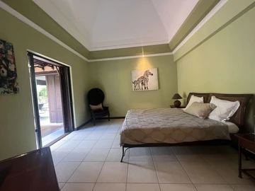 5 Bedroom Villa
