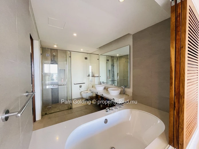 Penthouse de 4 Chambres au Cœur de Tamarin – Plunge Pool & Vues Panoramiques