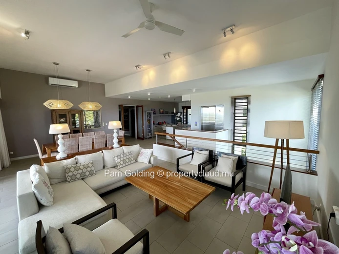 Penthouse de 4 Chambres au Cœur de Tamarin – Plunge Pool & Vues Panoramiques