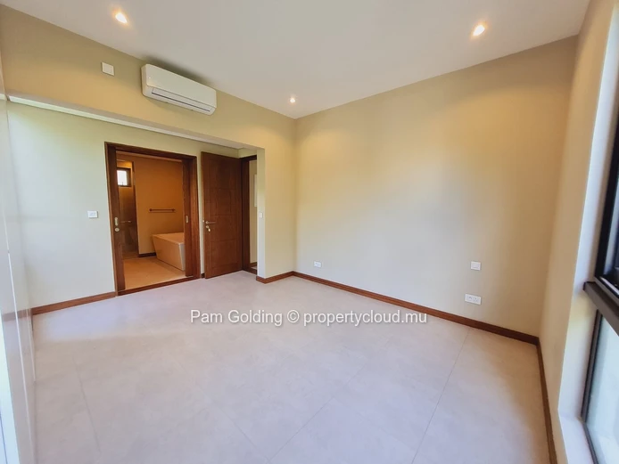 Luxury 2-Bedroom Apartment with Private Rooftop Pool & Stunning Mountain/Sea Views near Mon Choisy Beach (Sole Mandate)