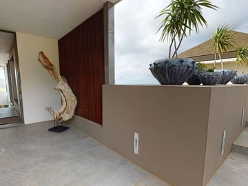 5 Bedroom Villa