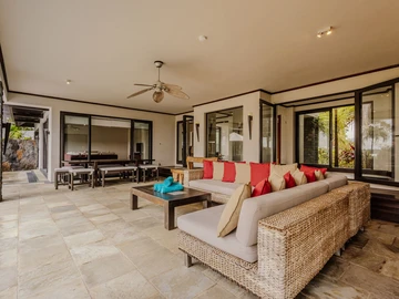 4 Bedroom Villa