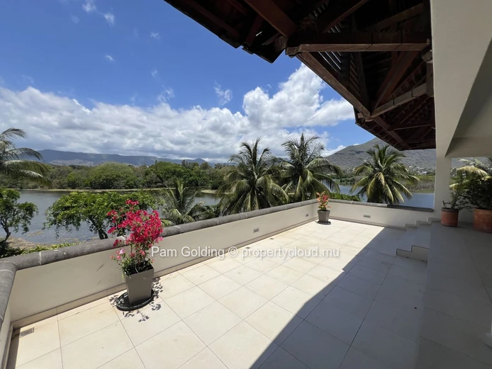 Riverside 4-Bedroom Penthouse in Tamarin – Exclusive Beach Access