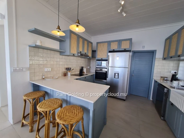 3 bedroom Beachfront Eco-Chic Coastal Haven with Breathtaking Sea Views – Tamarin