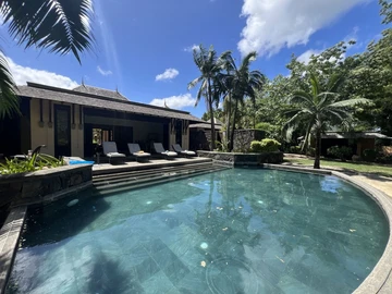 5 Bedroom Villa