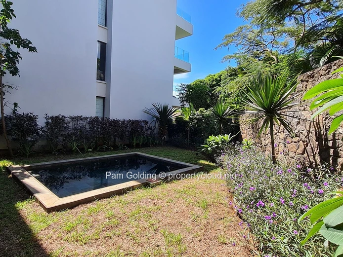 Appartement Élégant de 3 Chambres en Rez-de-Chaussée à Vendre à Pointe aux Canonniers - Complexe Le Savoy (Mandat exclusif)