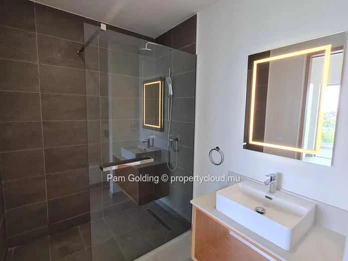 2-Bedroom Penthouse with Private Rooftop Pool – Near Pereybere Beach, Mauritius