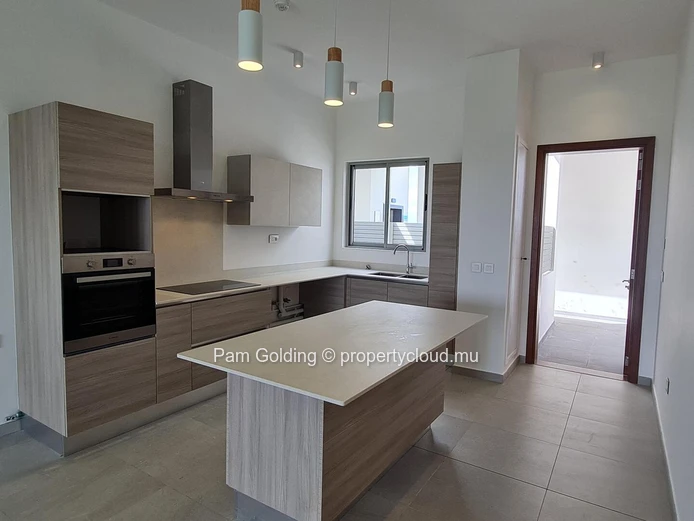 2-Bedroom Penthouse with Private Rooftop Pool – Near Pereybere Beach, Mauritius