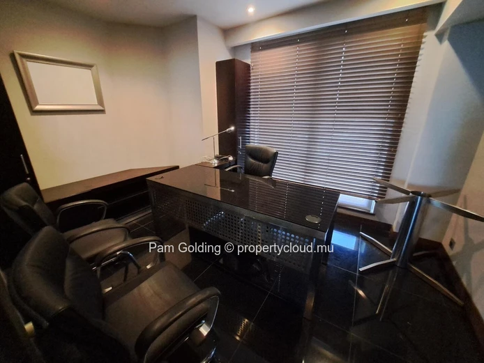 Grand Baie - Espace Bureau à vendre – Pam Golding Mauritius