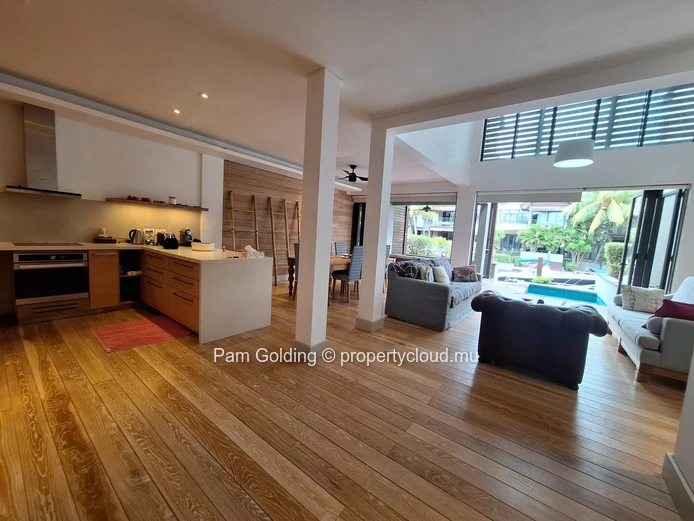 Duplex moderne de 3 chambres à La Balise Marina, Black River