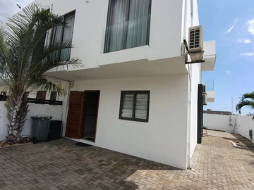 3 Bedroom Townhouse, Duplex