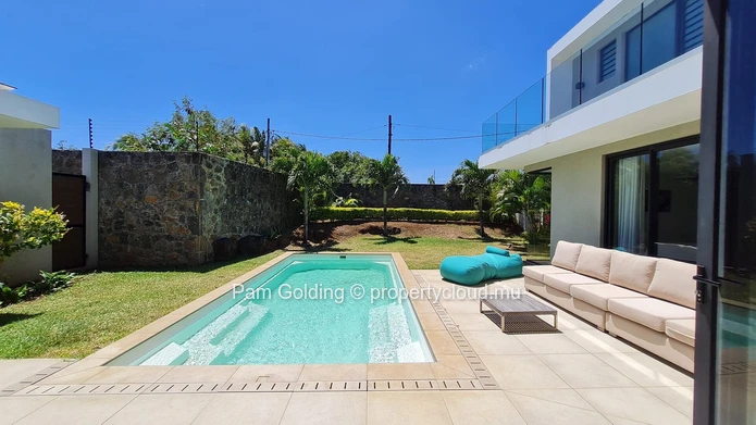 Elegant 4-Bedroom Villa with Private Pool | Old Mills, Pereybere
